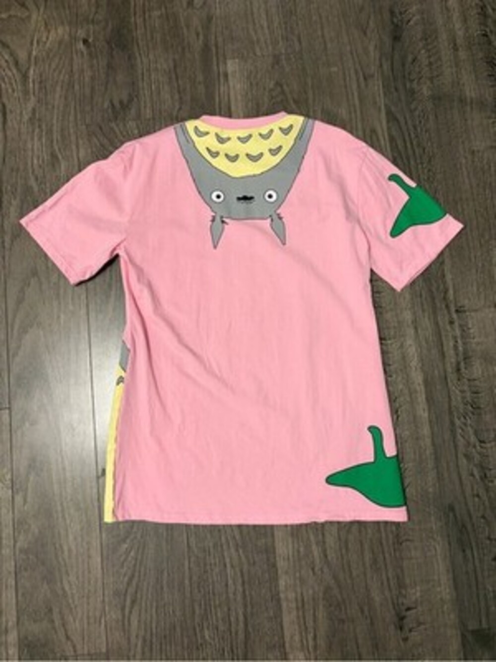 Loewe Pink Totoro Print Crewneck Tee with Green Leaf Motifs - Picture 3 of 3